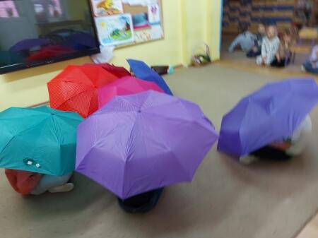 Zabawy z parasolkami